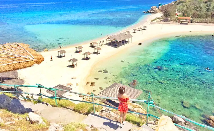 bãi tắm đôi hòn nội nha trang