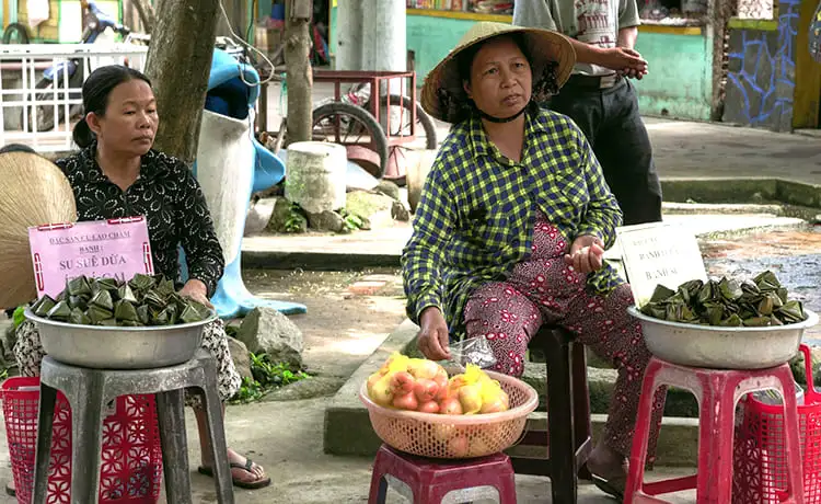 bánh ít lá gai cù lao chàm