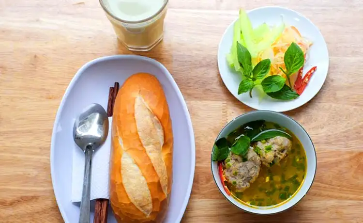 món ngon bánh mì xíu mại đà lạt