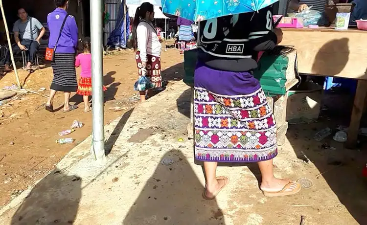 Cửa khẩu Lóng Sập và Chợ Lào Mộc Châu