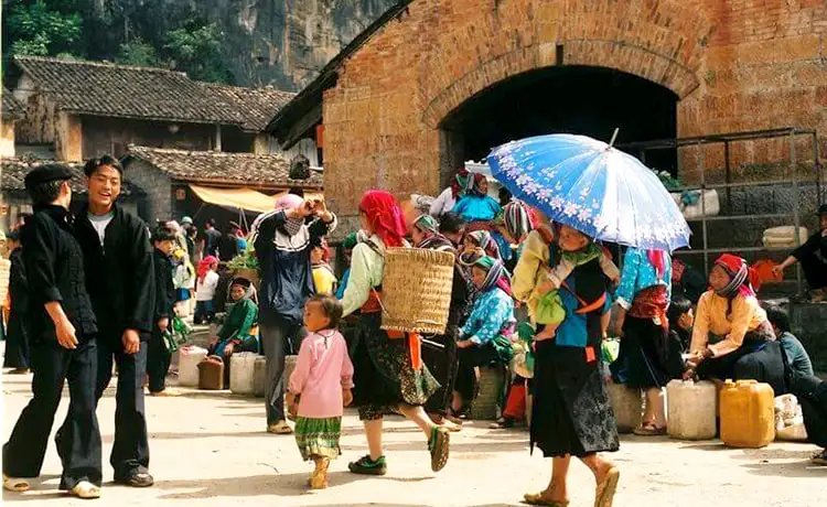 chợ phiên đồng văn hà giang