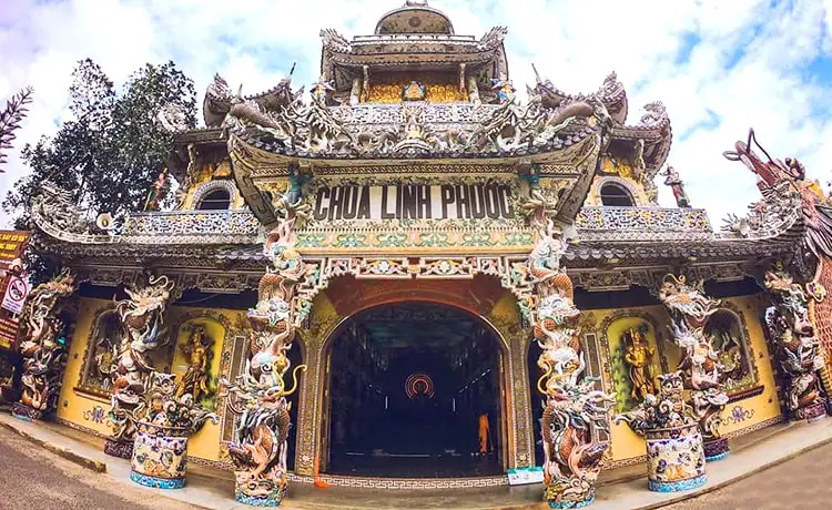 chùa linh phước chùa ve chai đà lạt