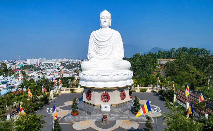 chùa long sơn nha trang
