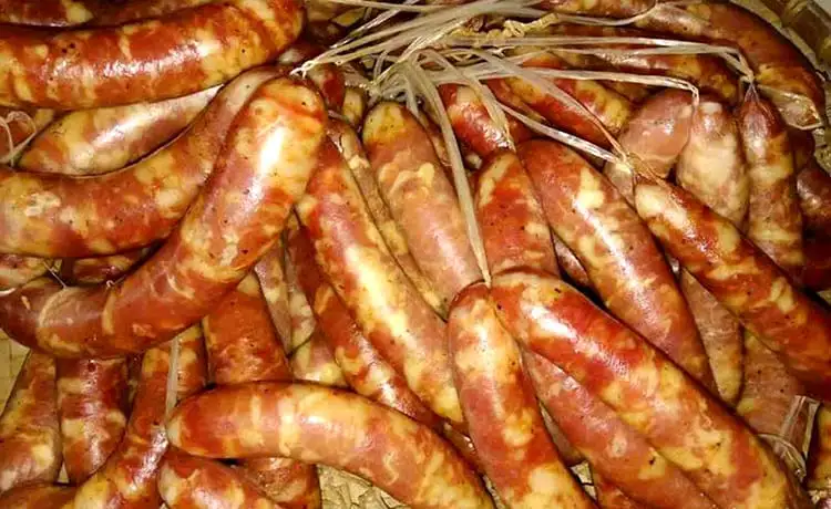 đặc sản lạp sườn hun khói cao bằng