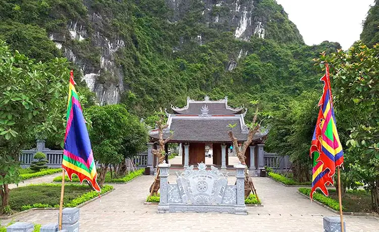 đền suối tiên tràng an ninh bình
