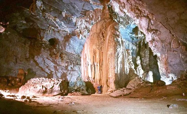 hang đầu gỗ vịnh hạ long