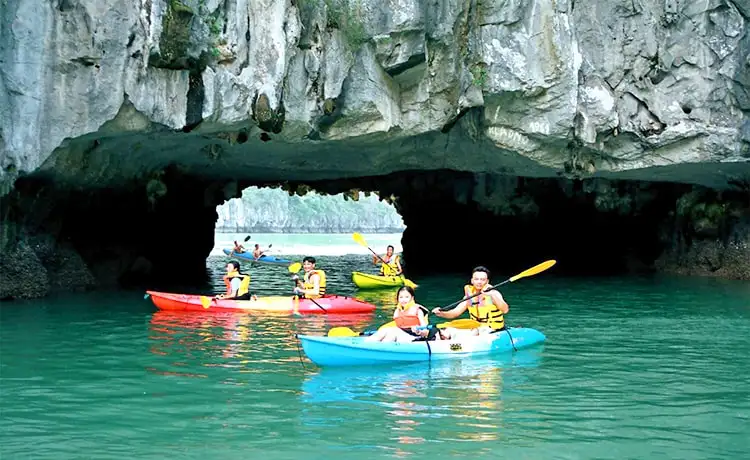 hang luồn vịnh hạ long
