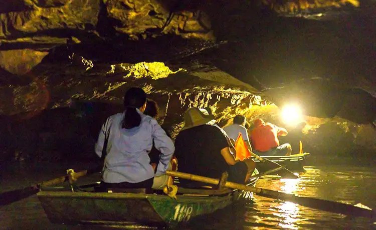hang tối tràng an ninh bình