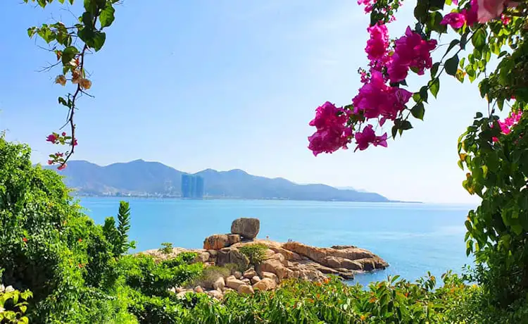 du lịch hòn chồng nha trang