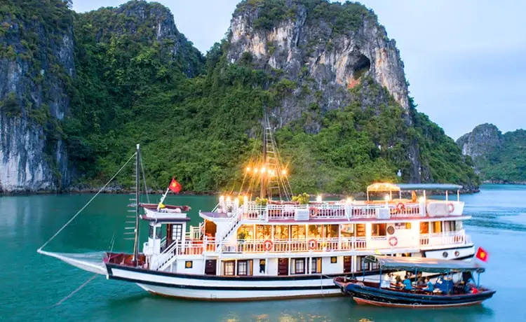 khách sạn du thuyền swan cruise hạ long