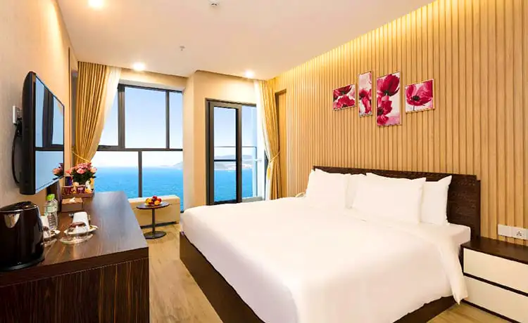 khách sạn emerald bay nha trang