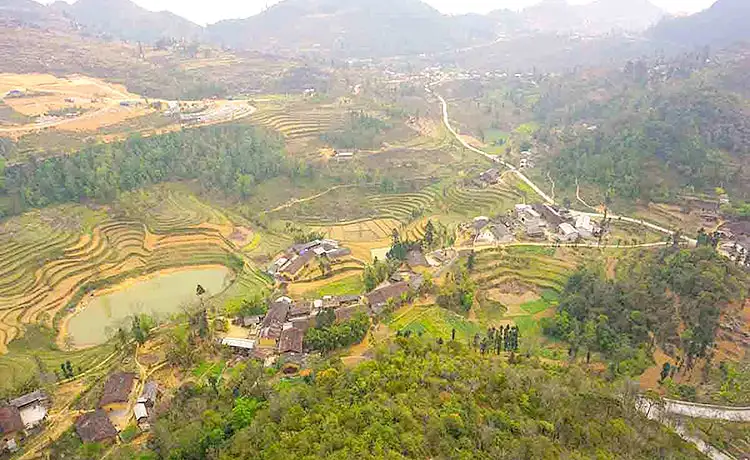 làng dân tộc lô lô hà giang