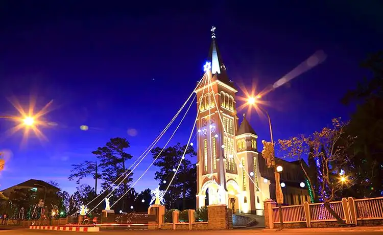 nhà thờ con gà nhà thờ chánh tòa đà lạt