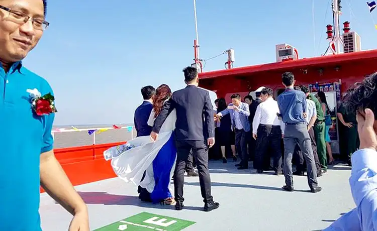 boong tàu Côn Đảo Express đi Côn Đảo