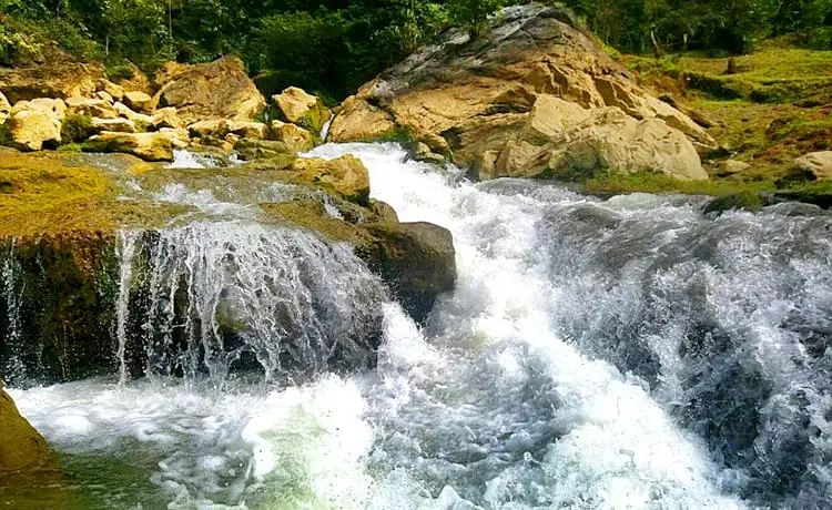 thác nặm trá cao bằng