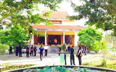 Thăm quan các di tích, địa điểm tâm linh Thổ Chu