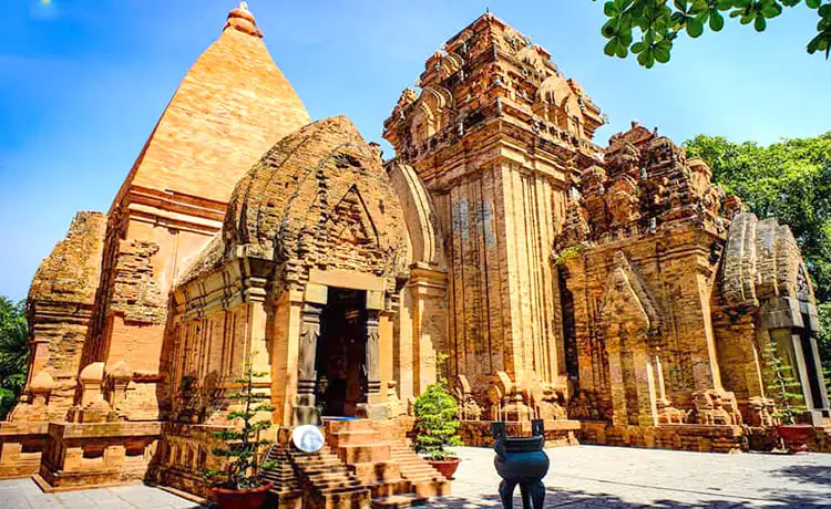 tháp bà ponagar nha trang