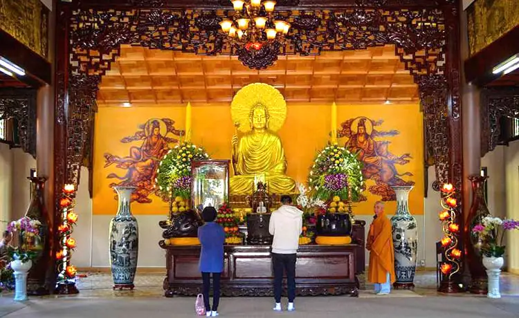 chánh điện thiền viện trúc lâm đà lạt