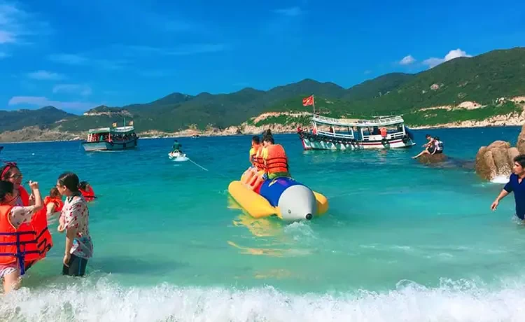 Tour đi bộ dưới biển Nha Trang trong ngày