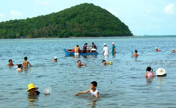 tour bắt hải sản bà lụa