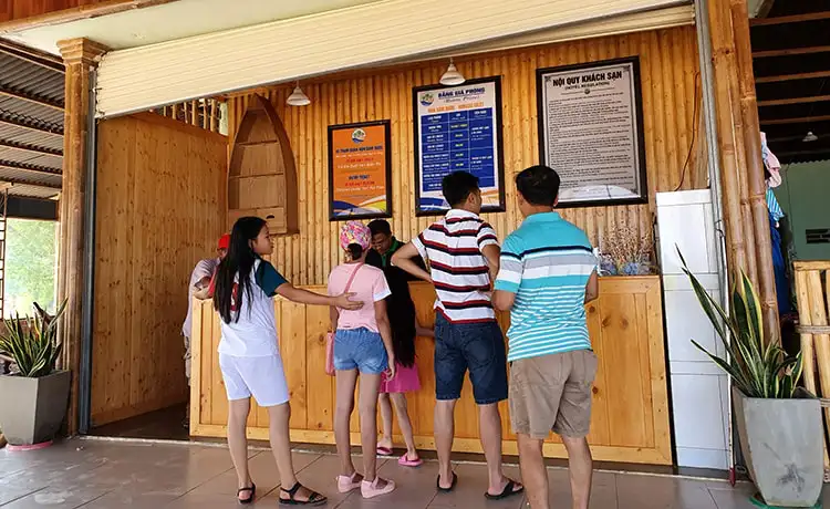 tour du lịch bà lụa