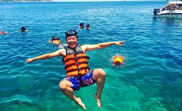 Tour Cù Lao Chàm trong ngày đi bộ dưới biển Seatrek
