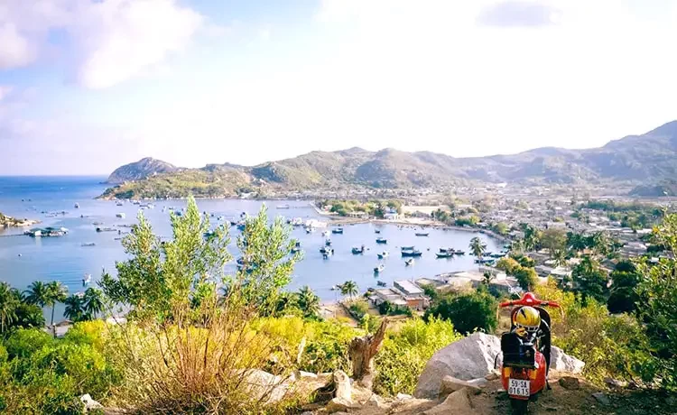 Tour du lịch Ninh Thuận 1 ngày biển Ninh Chữ - Vịnh Vĩnh Hy - Bình Hưng