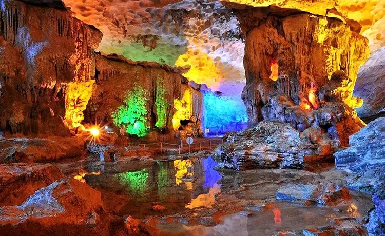 Tour du lịch Vịnh Hạ Long 2 ngày 1 đêm