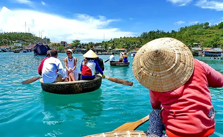Tour du thuyền Nha Trang trong ngày