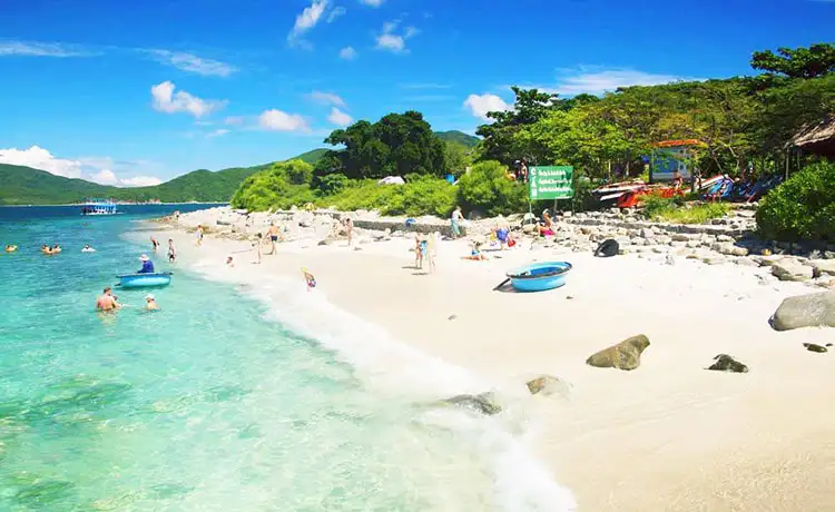 tour du lich lặn biển ngắm san hô hòn mun nha trang 1 ngày