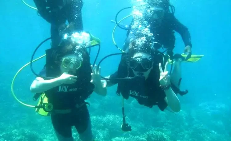 Tour lặn biển ngắm san hô Hòn Mun Nha Trang trong ngày