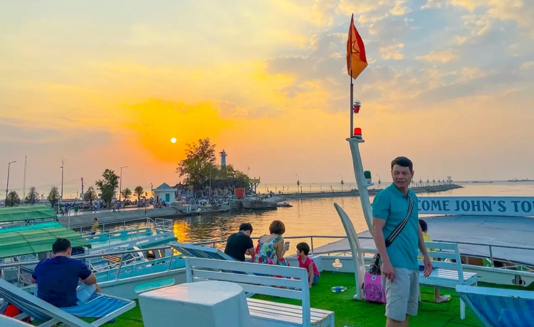 Tour Ngắm hoàng hôn - Câu mực đêm Phú Quốc trong ngày