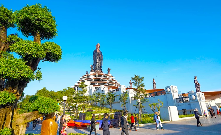 đặt Vé Cáp treo núi Bà Đen Tây Ninh