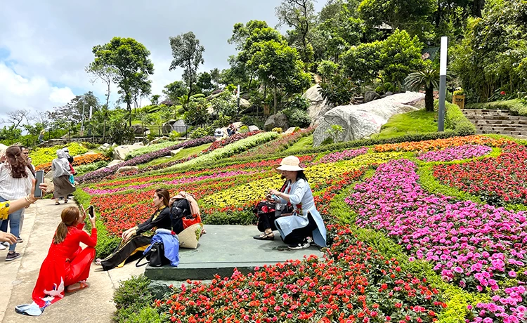 đặt Vé Cáp treo núi Bà Đen Tây Ninh